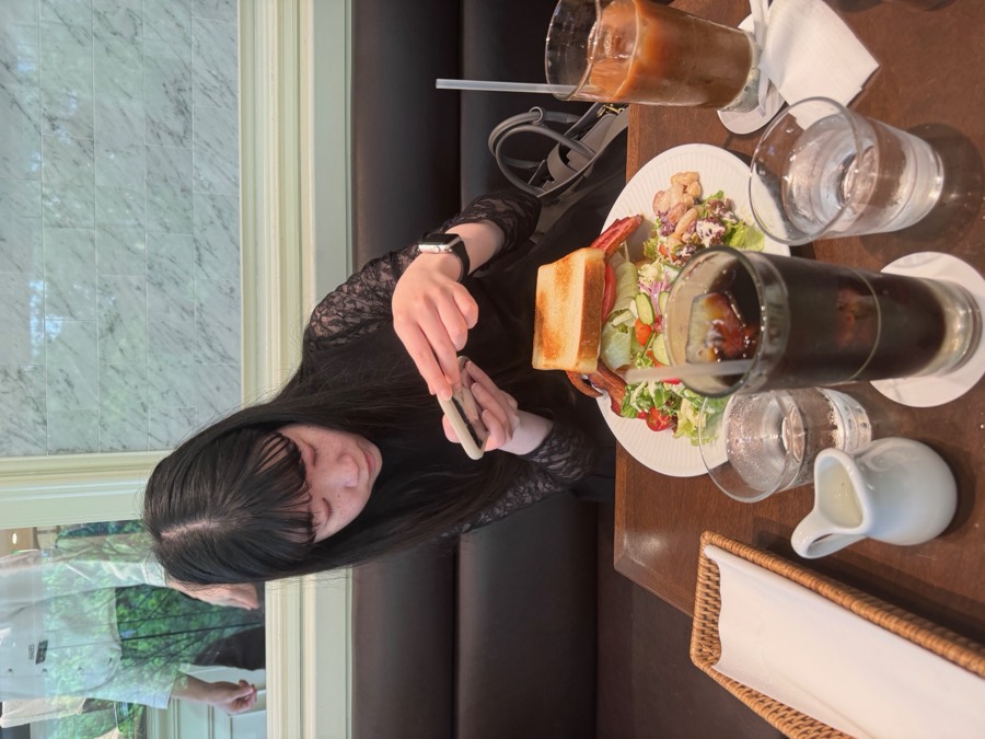 Café lunch at HARBS